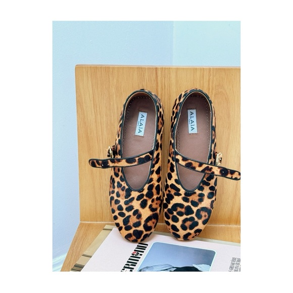 Alaia Shoes - Alaia Leopard Flats